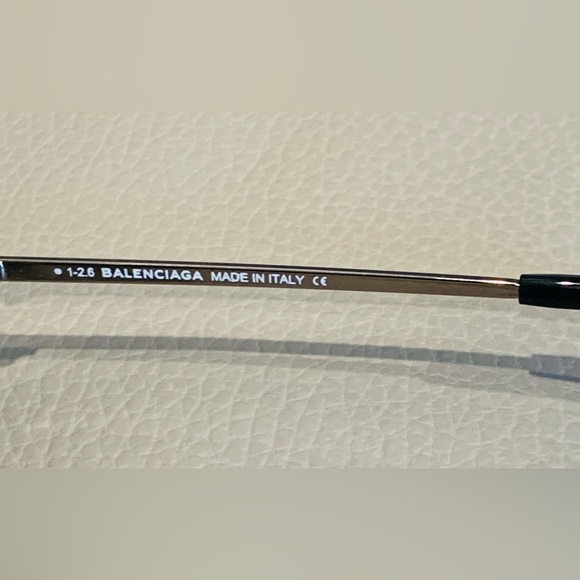 New Women’s Balenciaga Sunglasses - Picture 8 of 8
